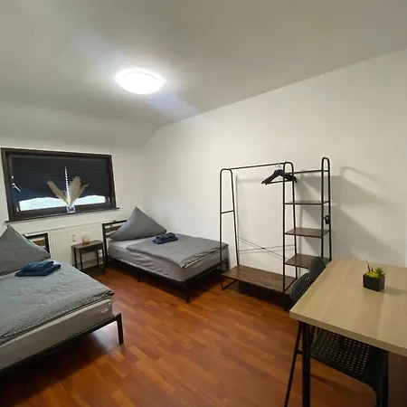 Ruhige Dachgeschosswohnung In דירה *