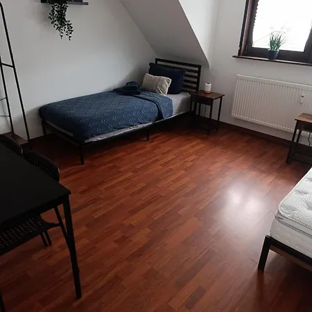 Apartamento Ruhige Dachgeschosswohnung In Nickenich
