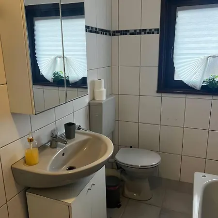 Ruhige Dachgeschosswohnung In Apartmán *