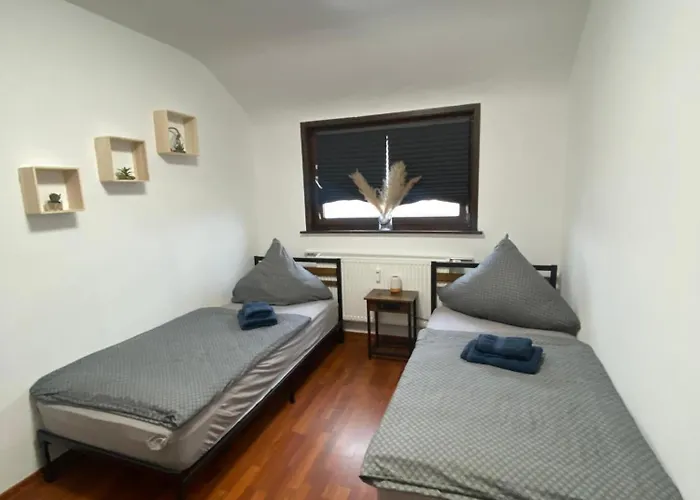 Ruhige Dachgeschosswohnung In דירה Nickenich